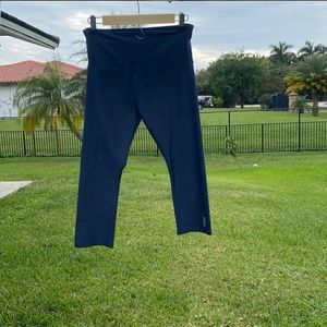 Lorna Jane athletic capri workout pants high compression